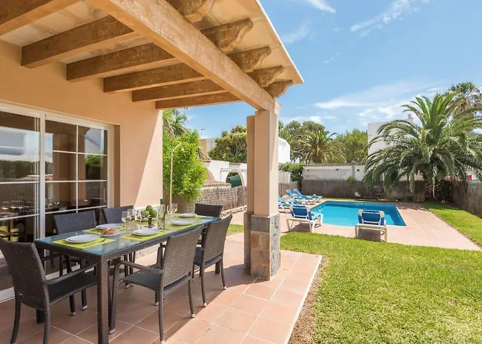 Judith En Menorca Son Carrio (Menorca)