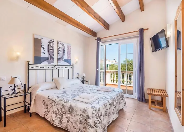 Judith En Menorca Villa